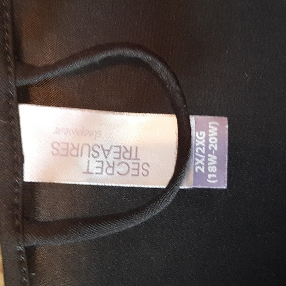 Secret Treasures Robe - Picture 2 of 3